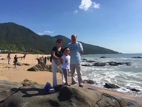 大学想休学一年带爷爷奶奶旅游,你觉得可行吗?