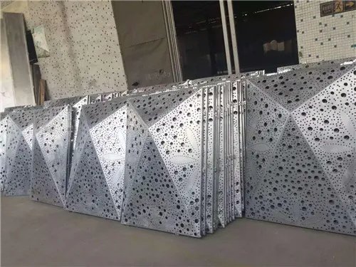 复合铝板和铝单板的区别是什么