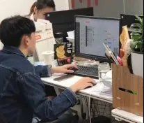 如何看待老板不愿减薪裁员开饭馆给员工赚工资这件事呢?