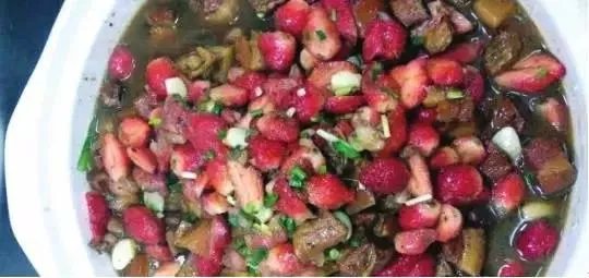 为什么大学食堂会出一些很怪的菜？