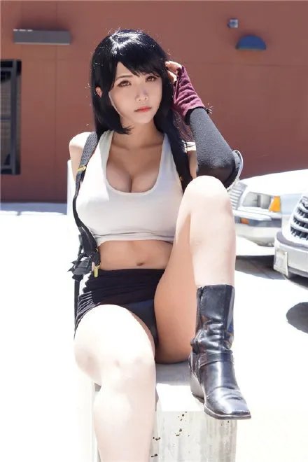百万人慕名而来 越裔美国正妹Hana bunny