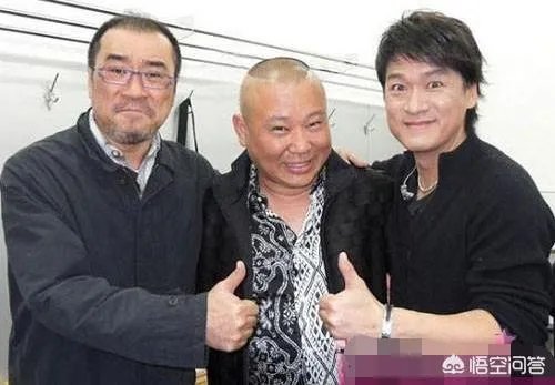 郭德纲歪唱《花心》《大约在冬季》等歌,是毁了原唱还是帮其扬名?