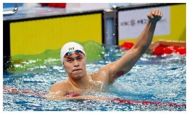 澳大利亚选手在男子200米自由泳半决赛中赢了孙杨之后像夺冠一样兴奋,你怎么看?