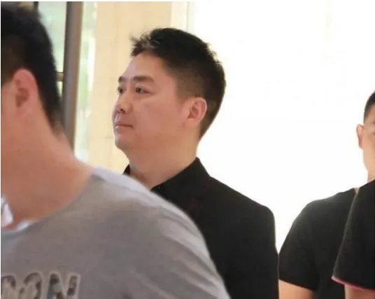 金巧巧儿子周岁宴现场为何很惊人?