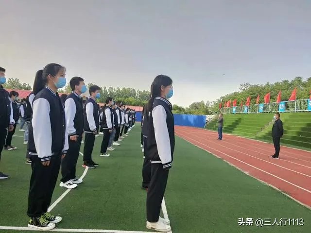 卫健委发布通知低风险地区校园内师生不需佩戴口罩,学校怎么做?