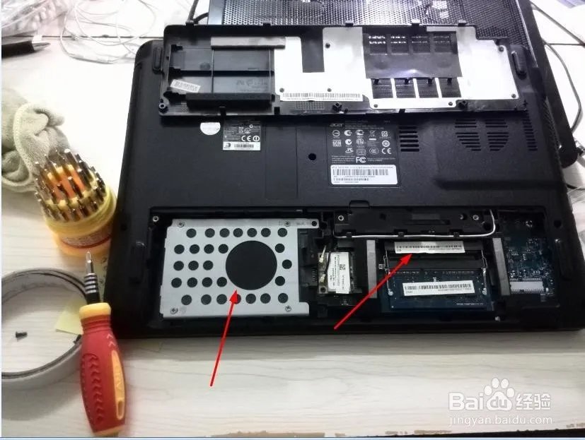 宏基4750G笔记本怎么拆机添加内存