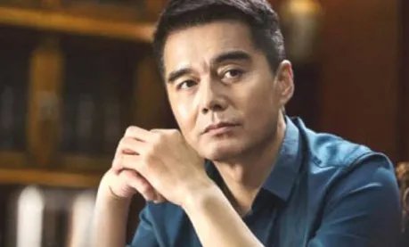 许亚军妻子张澍,嫁4婚丈夫很幸福,和继子如同亲母子,夫妻俩状态如何?