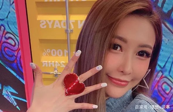 简恺乐秘婚医生男友，曾不舍罗志祥，求他保住月薪八万的工作，你怎么看？