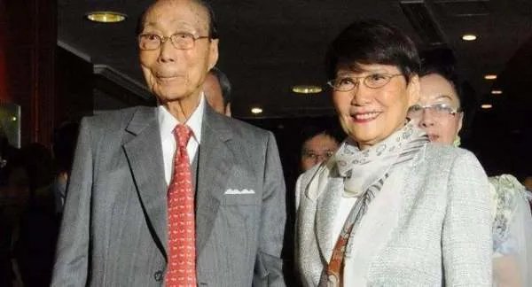 中国首善邵逸夫,为何4个儿女都与其断绝关系,不愿继承200亿遗产?