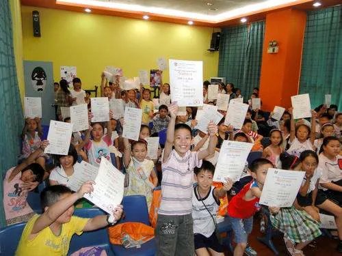 委员建议取消英语中小学主科地位,你赞成这一说法吗?