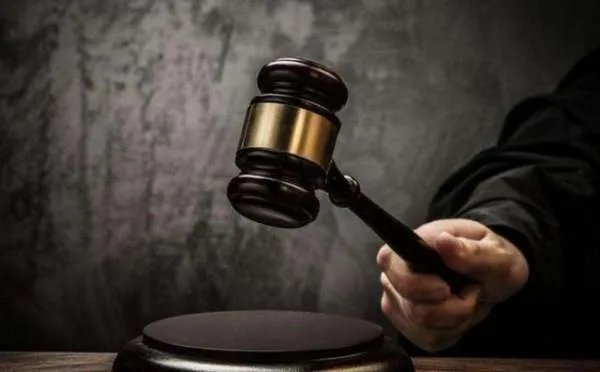 女子与丈夫长期分居,婚内出轨又撞死丈夫,为何没有判死刑?