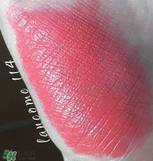 兰蔻菁纯唇膏114试色 兰蔻菁纯唇膏114试色图