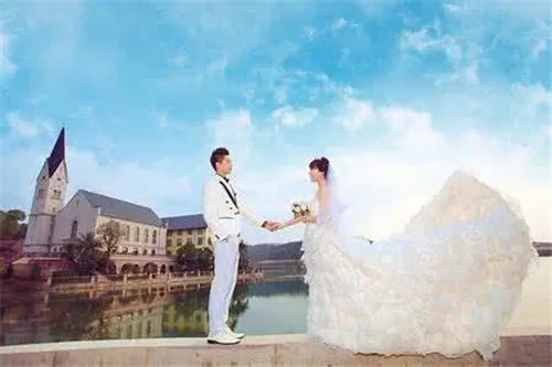 惠州婚纱摄影排名 惠州拍婚纱照一般多少钱