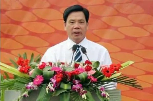 经商不易,施能坑如何能脱颖而出?
