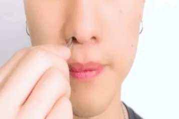 鼻炎膏涂抹在什么位置示意图