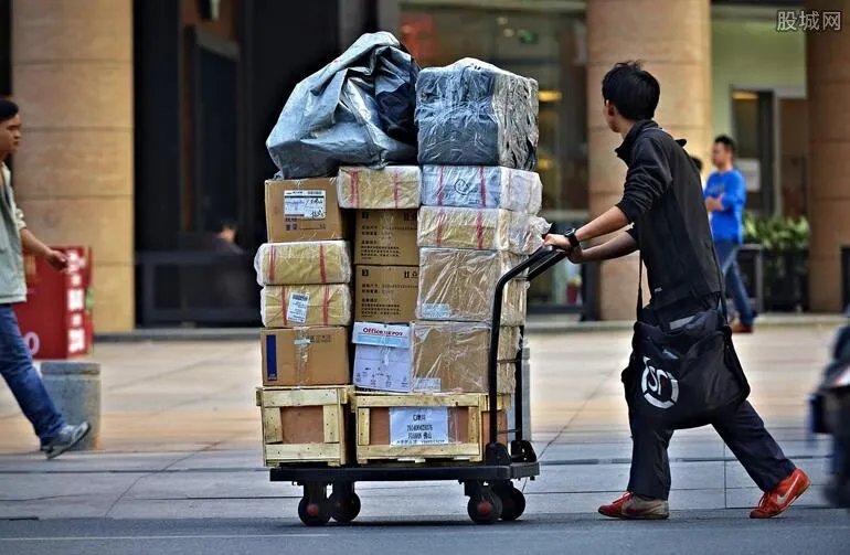 疫情期间顺丰快递全停？ 这说法纯属谣言