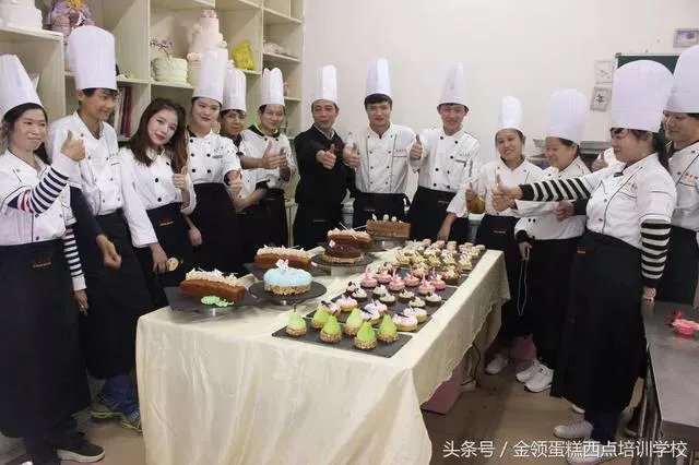 学蛋糕一般要学多久可以出师啊?