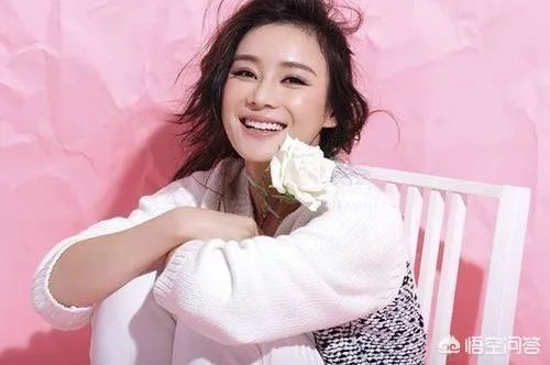 你怎么看袁姗姗徒手拎文物和她的道歉?