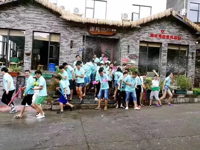 八一易居安吉行,我们在一起!【易居空间装饰】