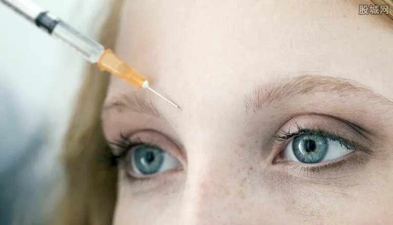 硅胶隆鼻安全吗 硅胶隆鼻后变肿胀正常吗