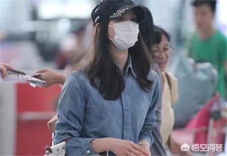 有哪些明星的机场素颜照其实是“伪素颜”?怎么做到的?