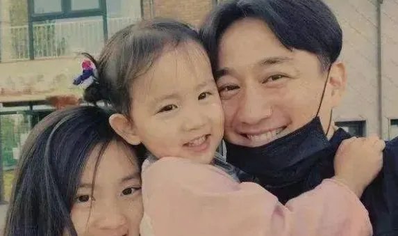 蔡少芬只晒儿子被嘲“重男轻女”,黄磊只晒女儿也被嘲,究竟怎么回事?