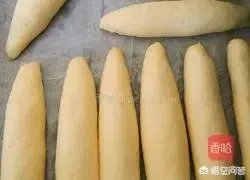 外面有一层薄皮、里面有夹心,然后两边还有肉松的一种面包,是什么面包呢?怎么做比较好吃,特别想吃?