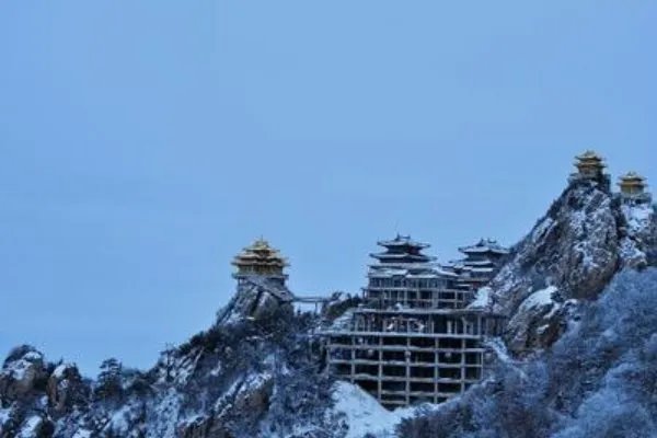 河南多景区下鹅毛大雪,河南十月下雪的原因是啥?