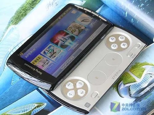 PSP手机梦想变现实 SE XPERIA PLAY评测