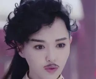 女扮男装唐嫣、鞠婧祎被吐槽, 哪些女星让人惊艳?
