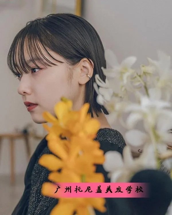 我想在南宁学美容美发，吉宣亚美容美发学校是怎么收费的？