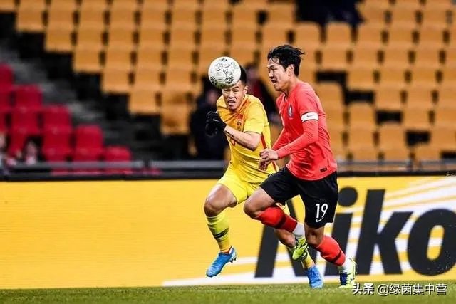 国足今天下午能不能踢赢中国香港?为什么?