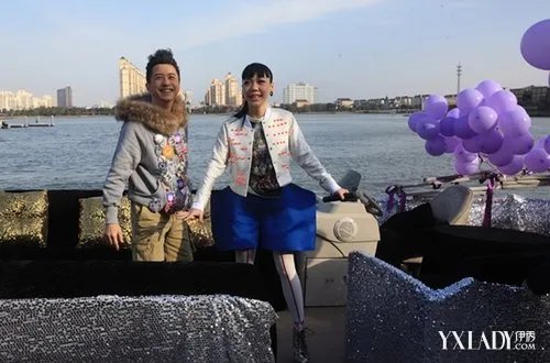 庾澄庆和吴莫愁接吻吴莫愁公布恋情爱上哈林