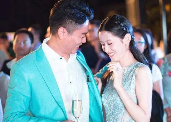 为什么说刘强东奶茶妹妹最近安静但京东高层却不平静?
