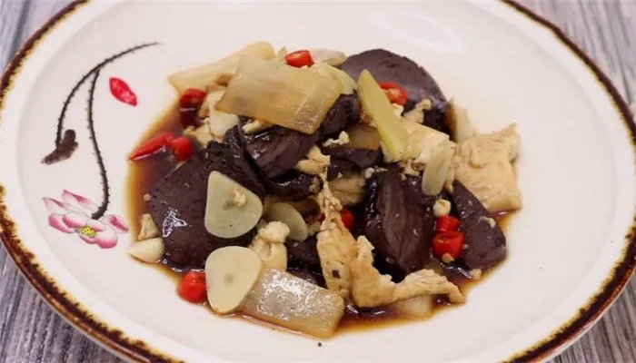 豆腐炖猪血的做法 猪血炖豆腐家常做法