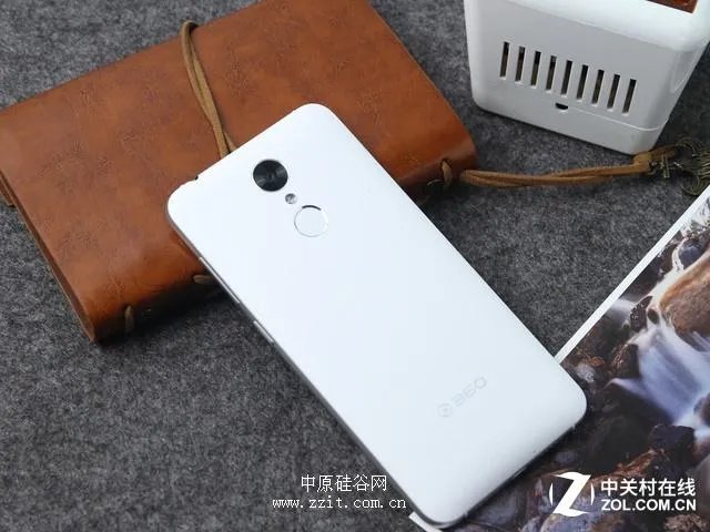 5英寸入门手机 360手机F4全网通550元