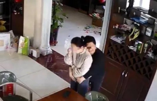 对于河北巡警被妻子举报出轨一事,警方是如何回应的?