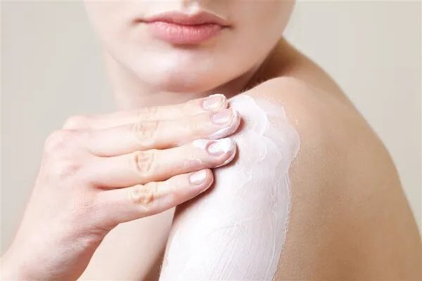 身体乳里面什么成分可以美白