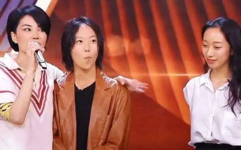 微博宣传、同上《幻乐之城》,王菲究竟为窦靖童铺了多少路?