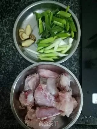 青蒜焖鱼
