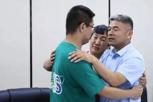 《失孤》原型儿子决定留在买家身边,你对这件事有何评判?