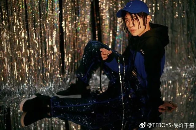 千玺生日会怎么样,脏辫造型你们喜欢吗感动吗?