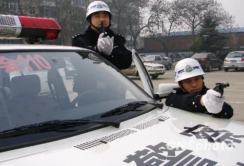 对于河北巡警被妻子举报出轨一事,警方是如何回应的?