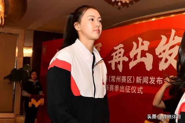 面对劲敌意大利，大家觉得郎平教练会怎样分配两主攻和一接应？
