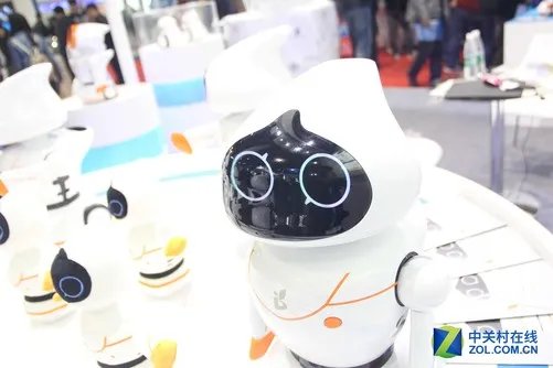 可编程儿童互动伙伴 小萝卜早教机器人