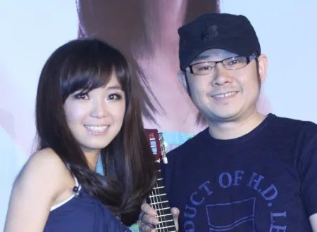 一生只爱你片尾曲谁唱的