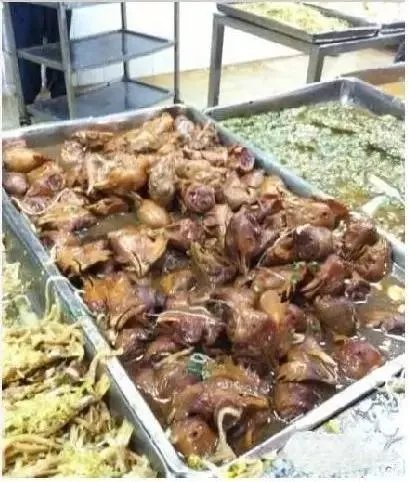 为什么大学食堂会出一些很怪的菜？