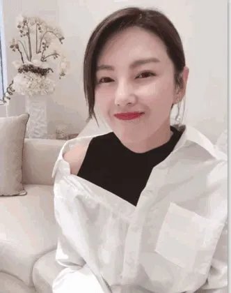 在看了《乘风破浪的姐姐》这个节目后，你觉得张雨绮是一个怎样的人？