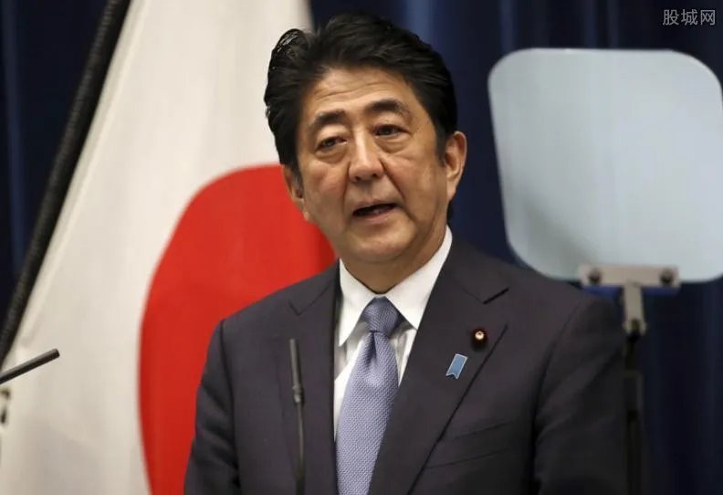安倍总资产多少亿 结了几次婚一年收入多少亿？