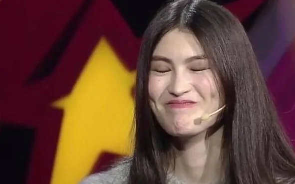 何穗曾经离过婚吗?